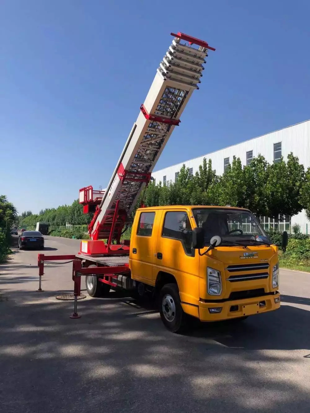 后安镇附近的云梯车出租服务：轻松解决高空作业需求