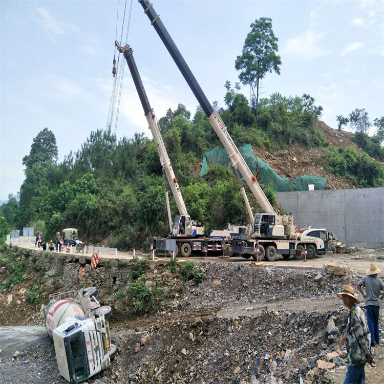 后安镇汽车掉沟里叫吊车救援要多少钱